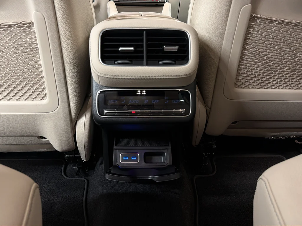 Used 2025 Black Mercedes-Benz GLS 580 image 31