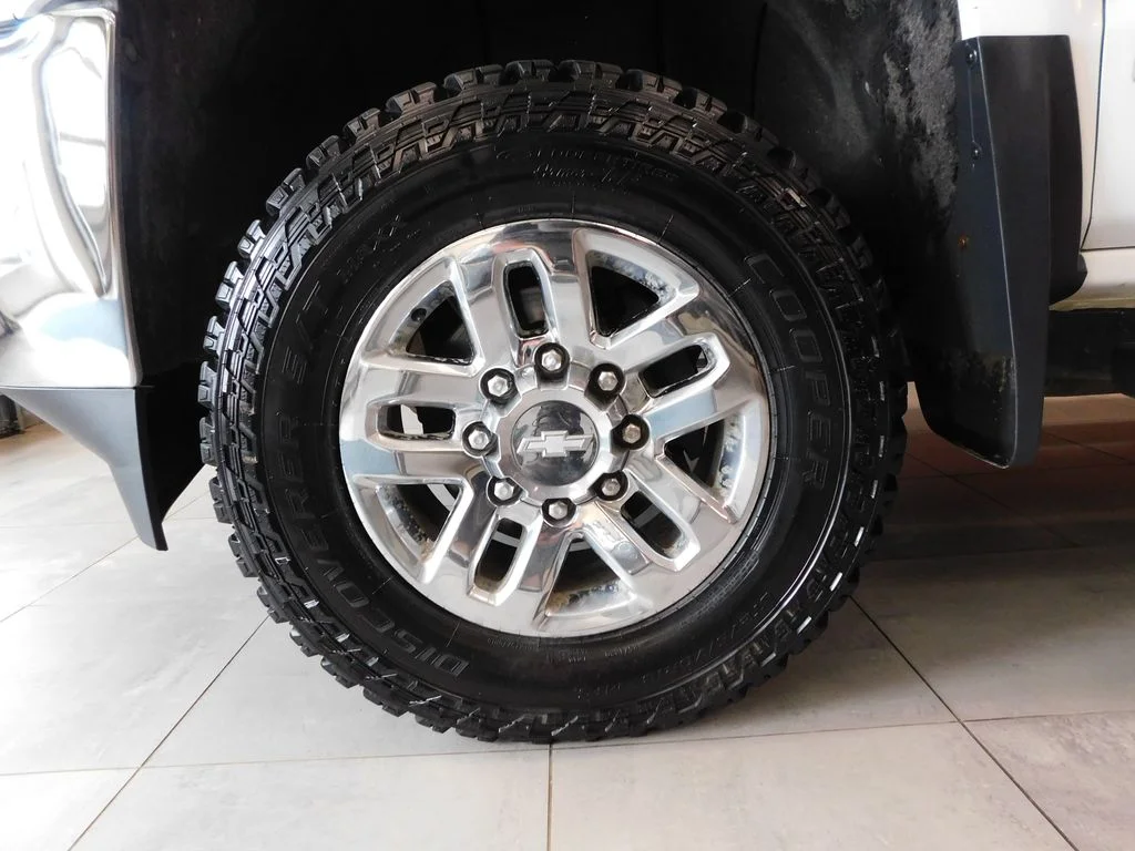 Used 2017 Summit White Chevrolet LTZ image 8