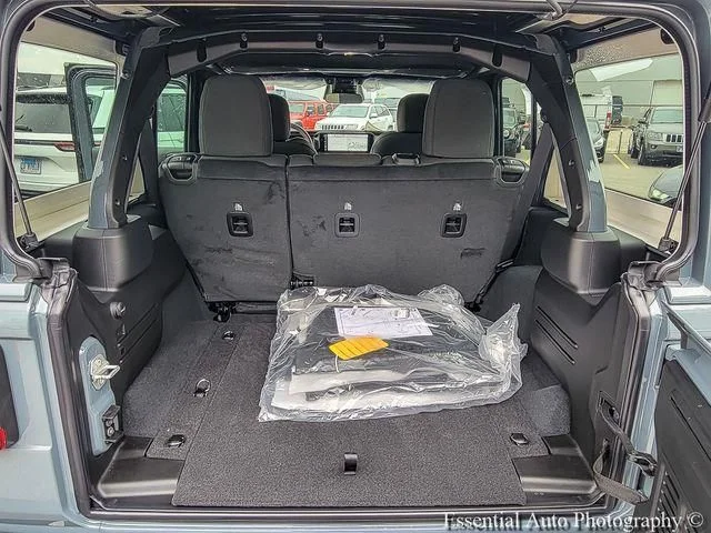 New 2026 Anvil Clear-Coat Exterior Paint Jeep Sport S image 16