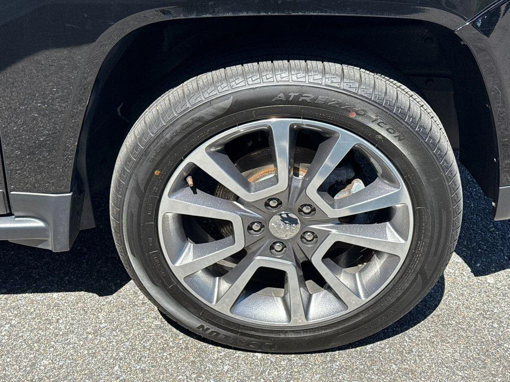 Used 2017 Black Clearcoat Jeep Sport SE FWD *Ltd Avail* image 10