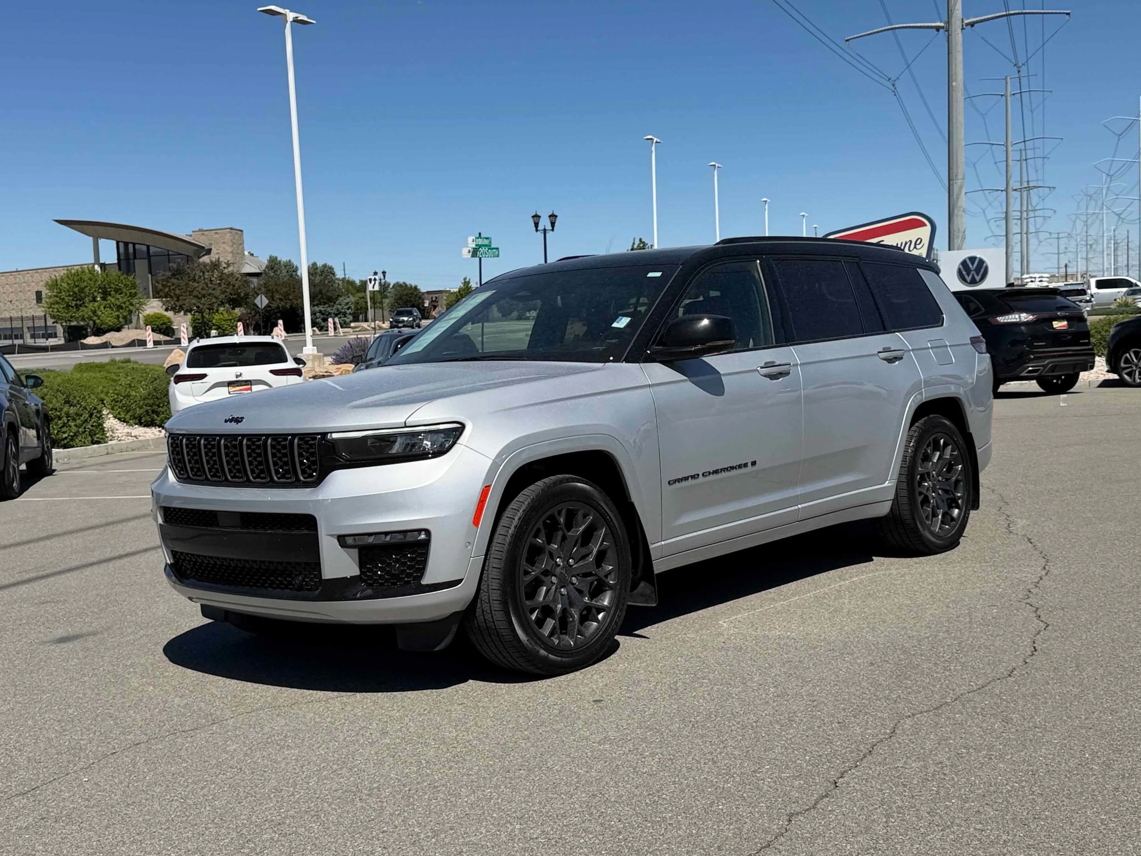 Used 2024 Silver Zynith Jeep Summit Reserve image 1