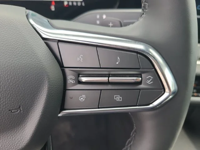2027 Chevrolet Equinox LT - Photo 27