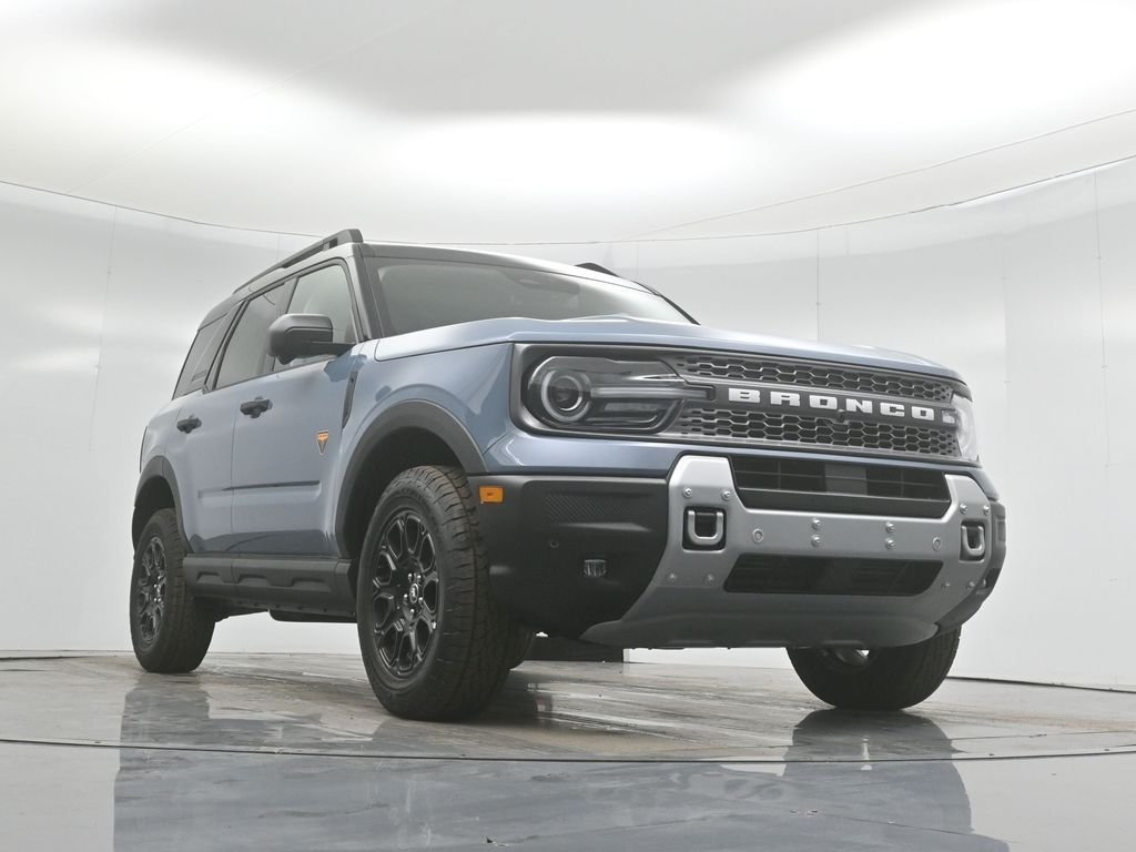 New 2025 Azure Gray Metallic Tri-Coat Ford Badlands image 50