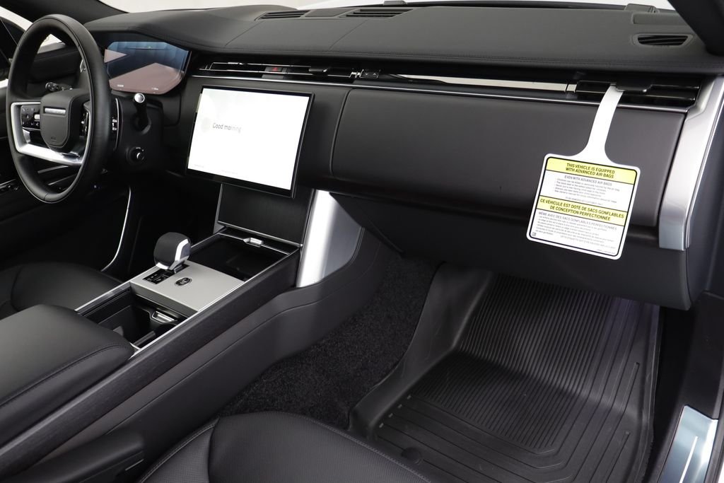 New 2026 Icy White Satin LAND ROVER SE image 21