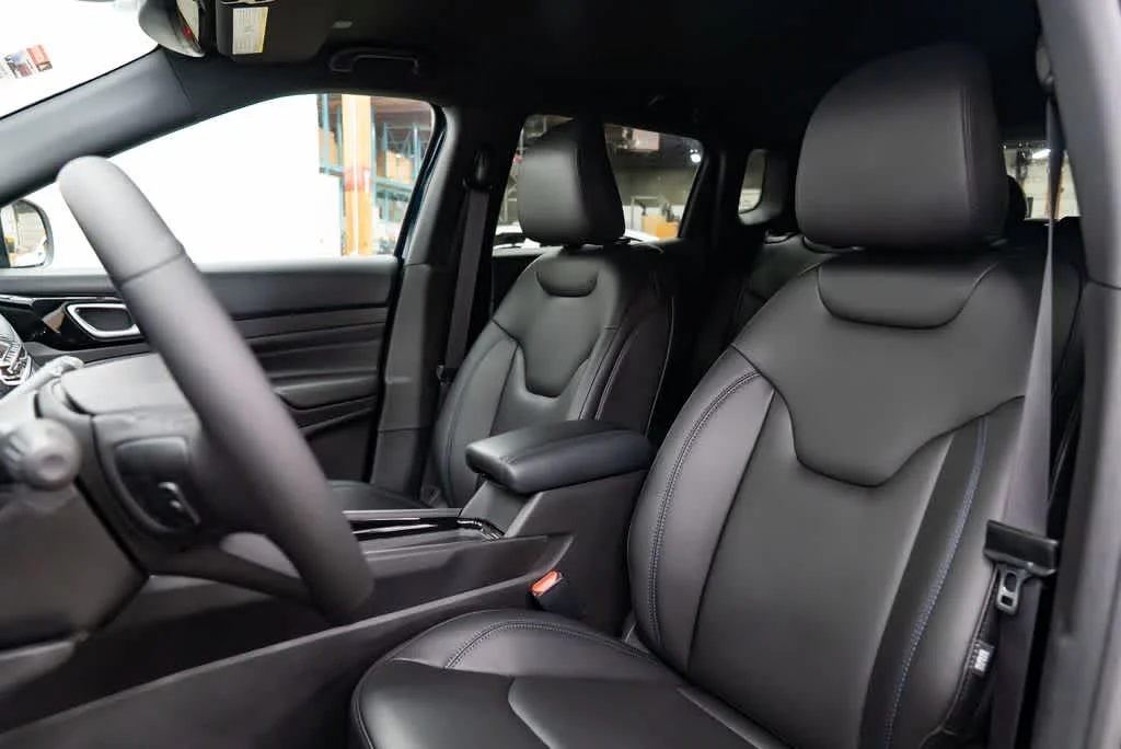New 2026 Fathom Blue Pearl-Coat Exterior Paint Jeep Limited Altitude image 23