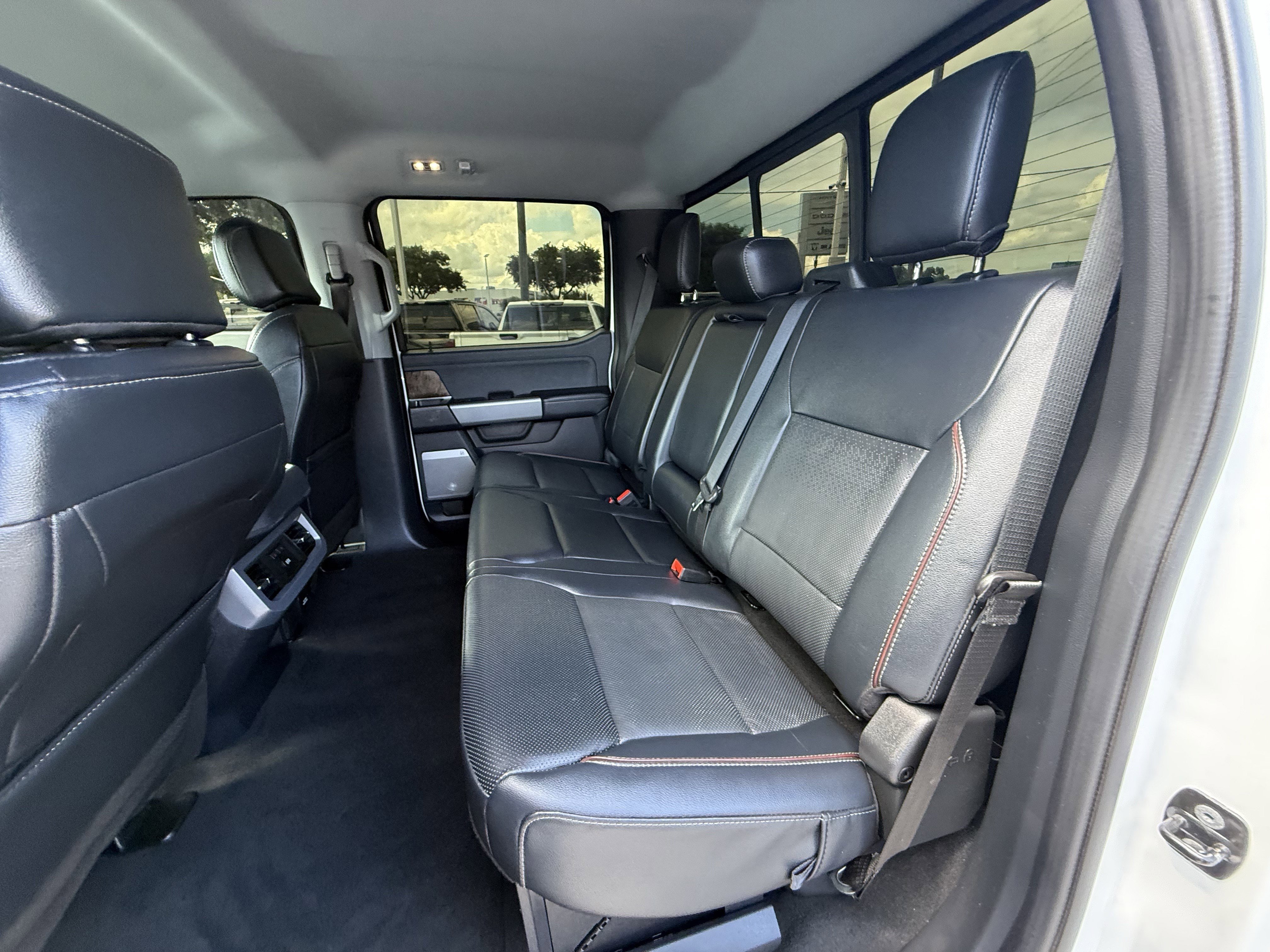 Used 2024 Oxford White Ford LARIAT image 28