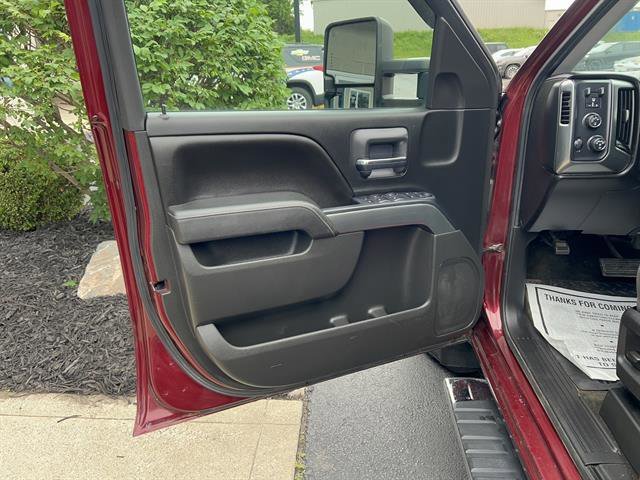 Used 2016 SIREN RED TINTCOAT Chevrolet LT image 10