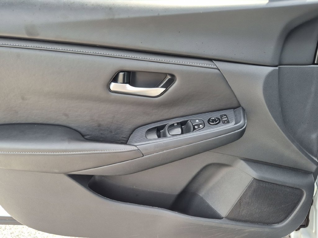 Used 2025 White Nissan SV image 34