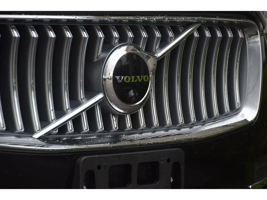 Certified Used 2023 Onyx Black Metallic Volvo Plus image 10