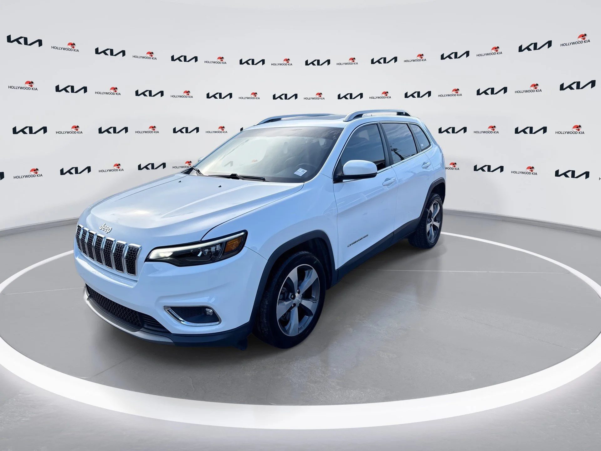 Used 2019 Bright White Clearcoat Jeep Limited image 4