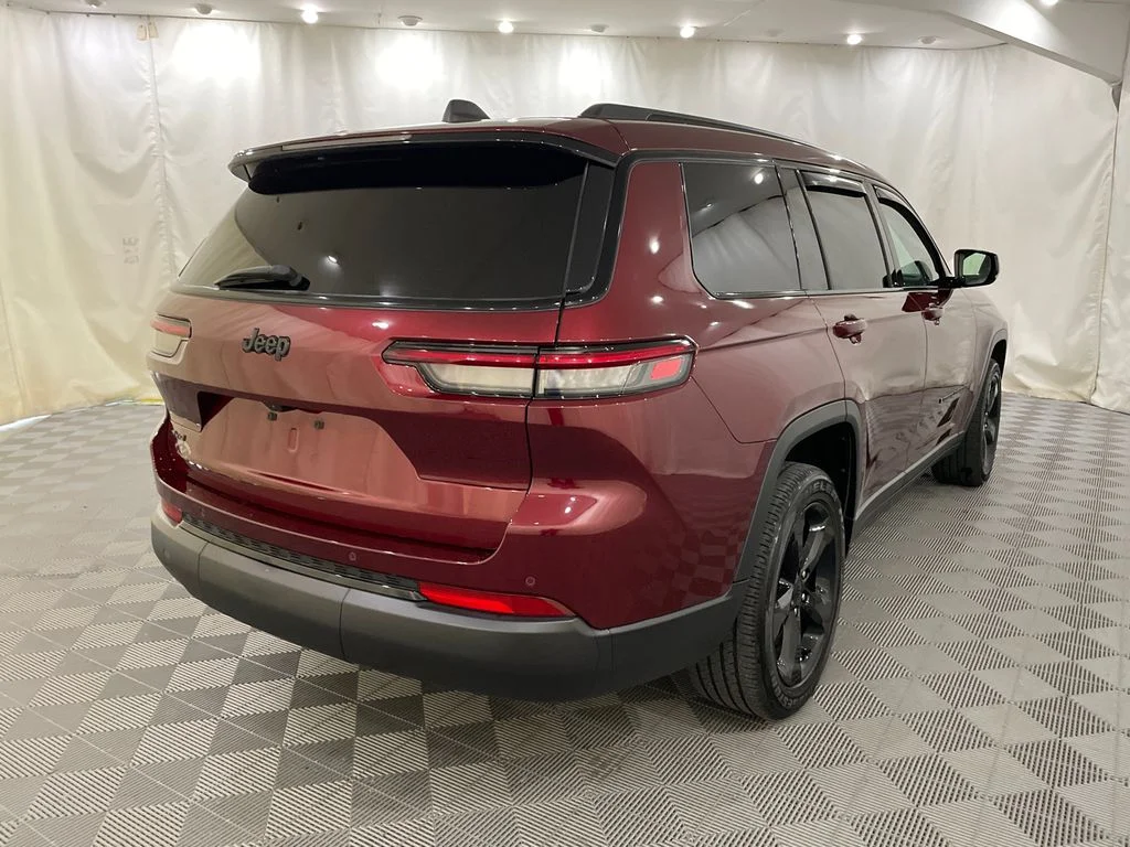 Used 2024 Velvet Red Pearlcoat Jeep Altitude X image 6