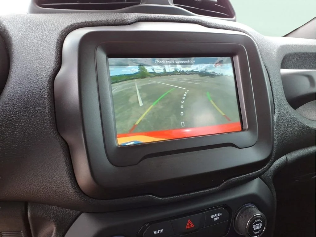 Used 2019 Red Jeep Latitude image 28