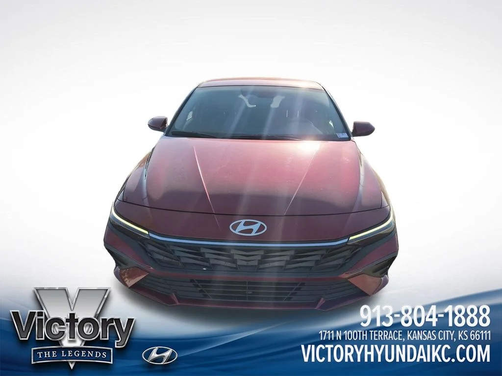 Used 2024 Red Hyundai SEL image 8