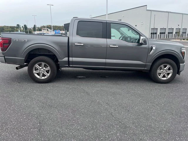 Used 2025 Gray Ford Lariat image 8