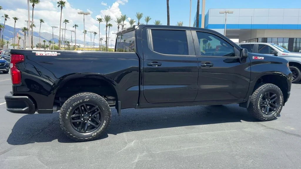 Used 2021 Black Chevrolet LT Trail Boss image 2
