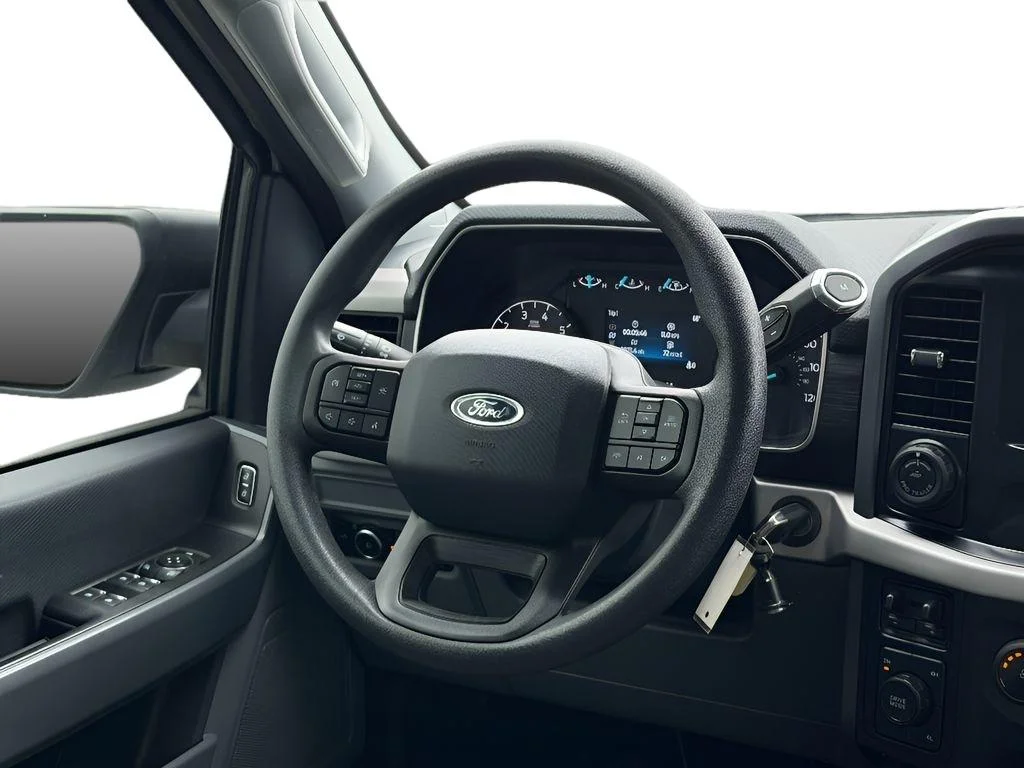 Used 2023 Oxford White Ford XLT image 11