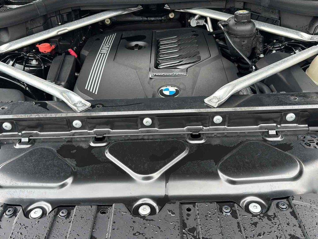 Used 2019 Black Sapphire Metallic BMW xDrive40i image 33