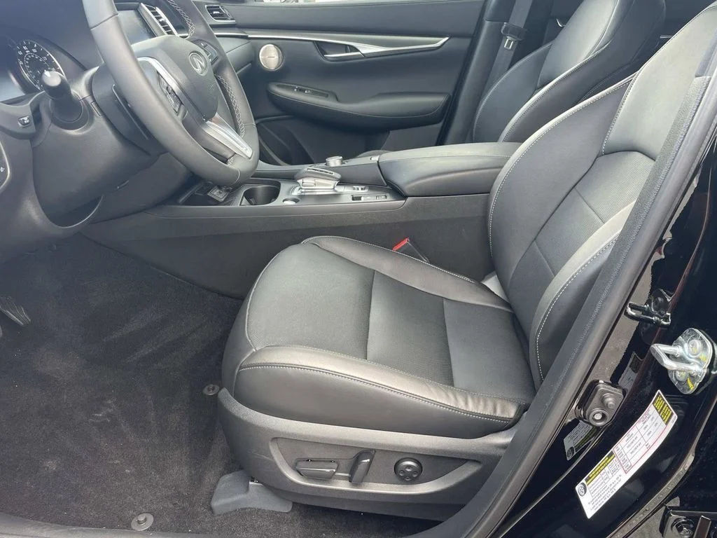 Certified Used 2025 Black INFINITI LUXE image 15