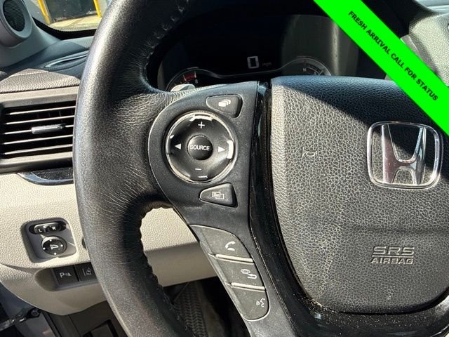 Used 2017 Lunar Silver Metallic Honda Touring image 34