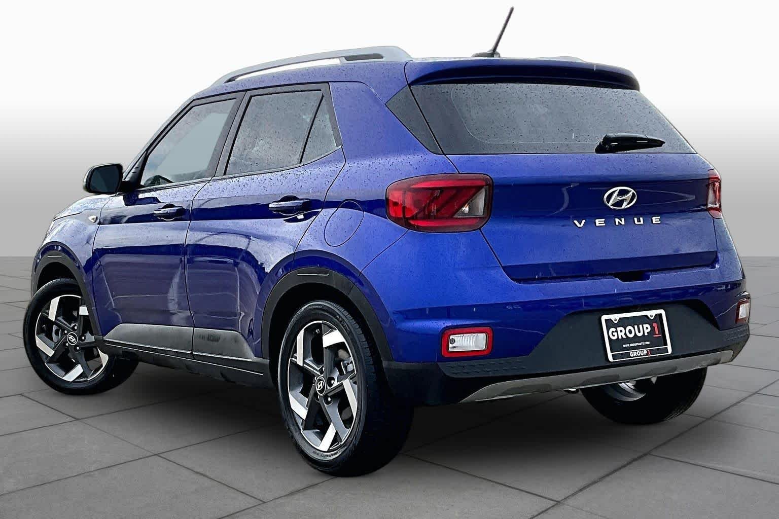 2025 Hyundai Venue SEL - Photo 12