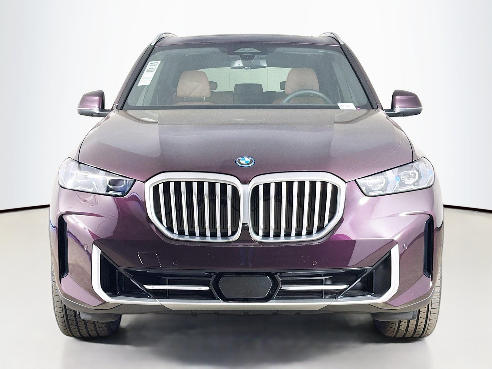 New 2026 Mora Metallic BMW xDrive50e image 2