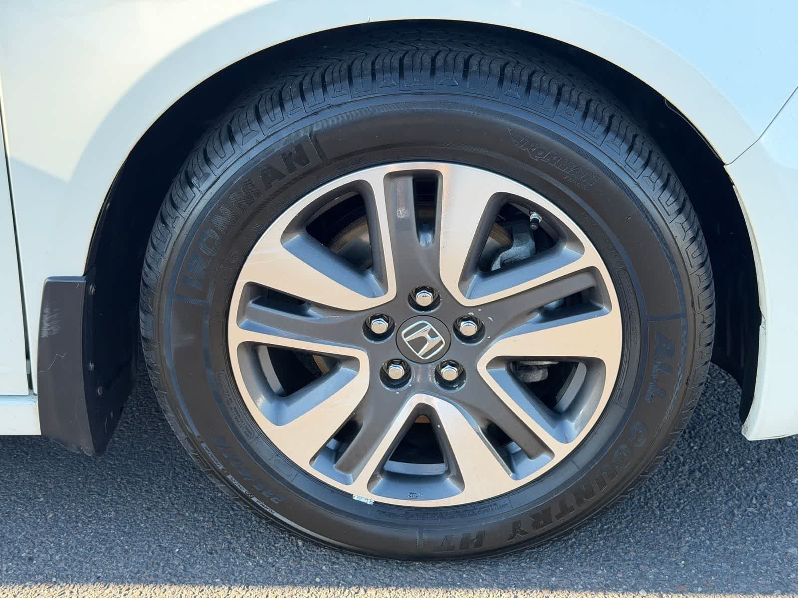 Used 2016 White Honda Touring Elite image 10