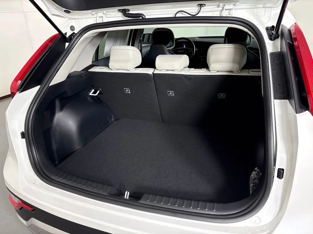 New 2026 Snow White Pearl Kia EX image 20