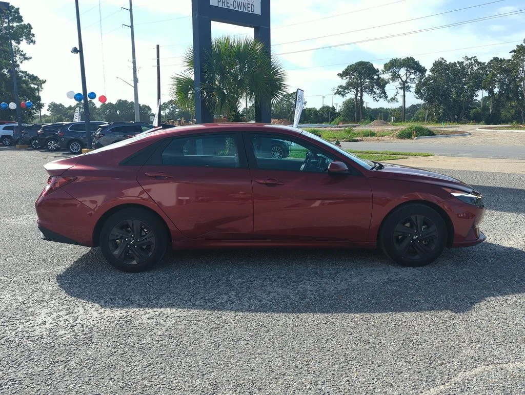 Used 2023 Red Hyundai SEL image 8