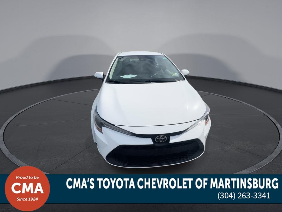 Used 2020 Super White Toyota LE image 3