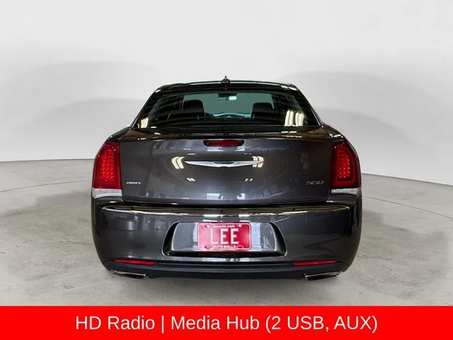 Used 2020 Gray Chrysler Limited image 5