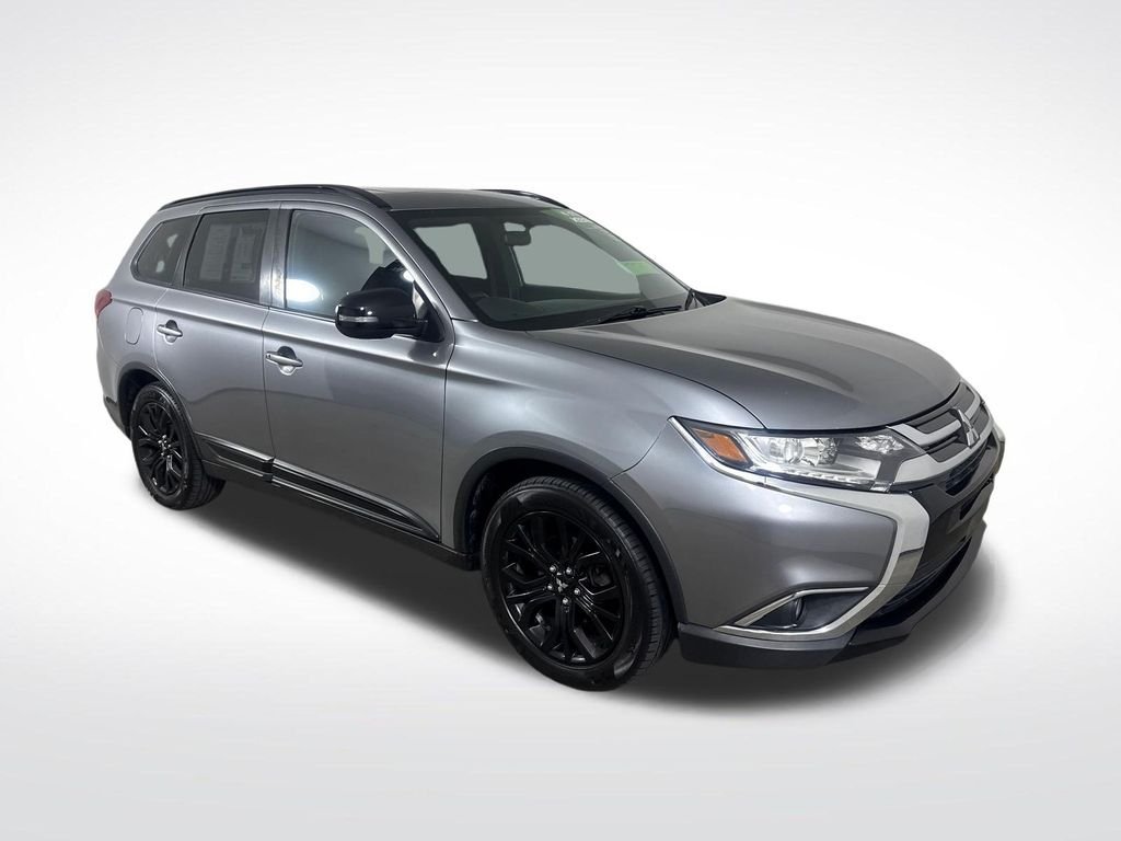 2018 Mitsubishi Outlander LE FWD's photo