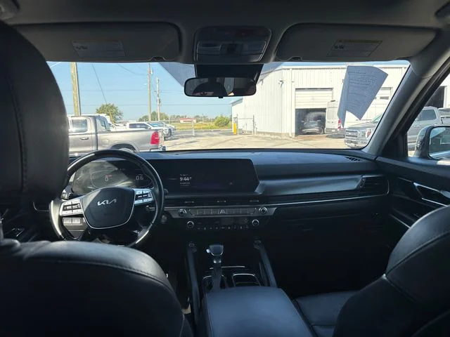 Used 2025 Black Kia S image 11