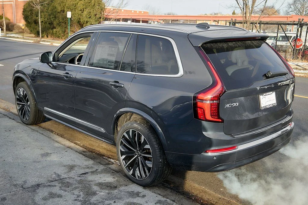 New 2026 Denim Blue Volvo Ultra image 7