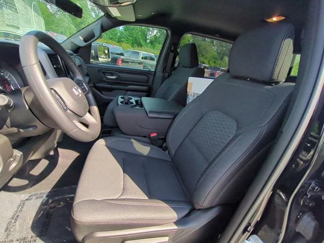 New 2026 Diamond Black Crystal Pearl-Coat Exterior Paint RAM Warlock image 16