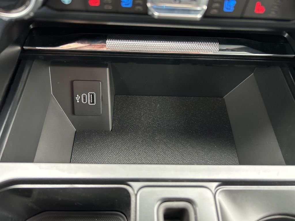 New 2026 Oxford White Ford Lariat image 32