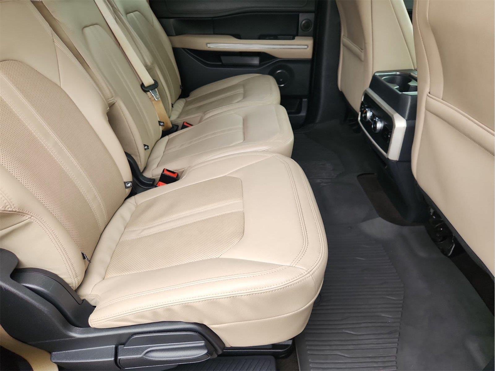 2023 Ford Expedition photo 28 of 36
