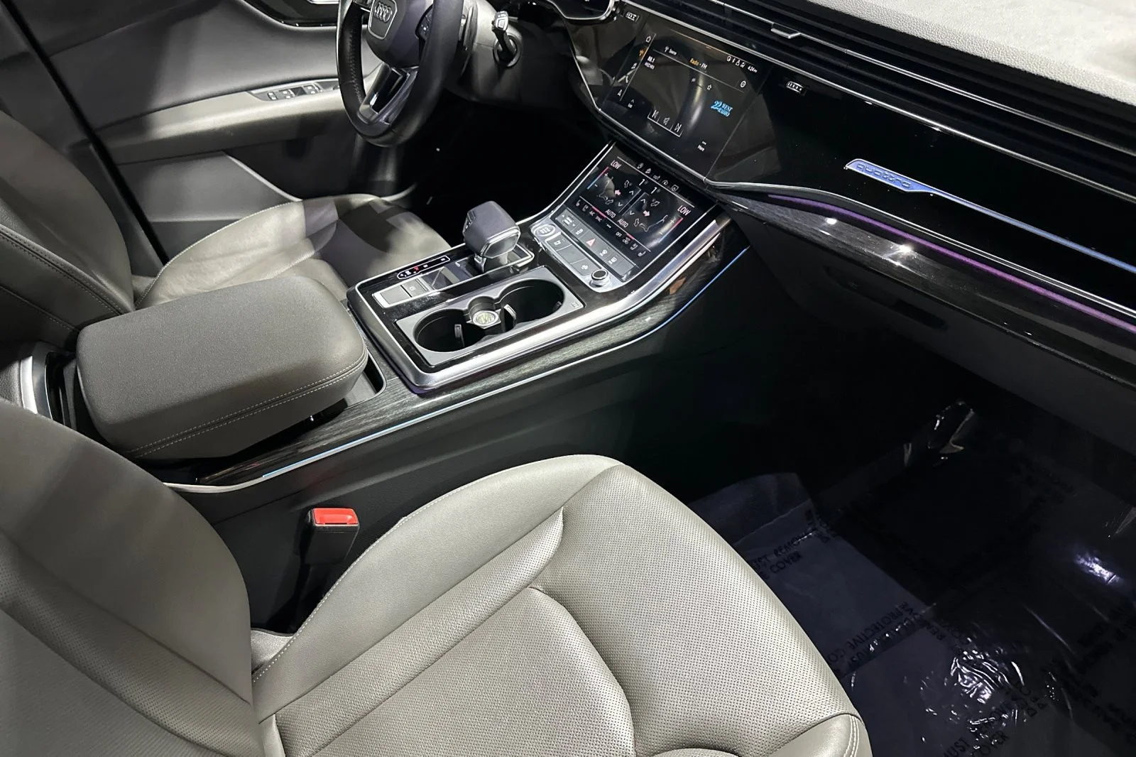 Used 2020 Florett Silver Metallic Audi Premium Plus 55 TFSI quattro image 15