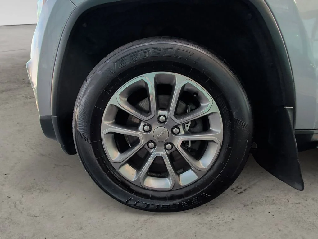 Used 2014 Silver Jeep Limited image 14
