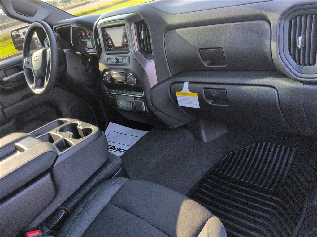 Used 2026 Black Chevrolet Custom image 29