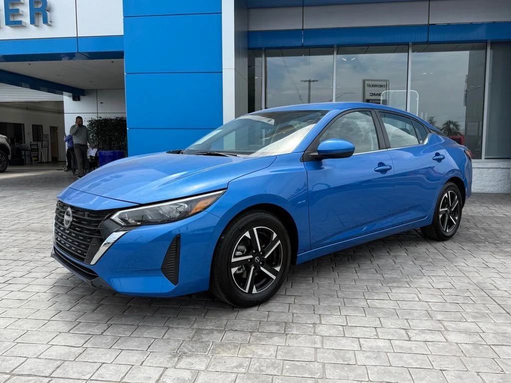 Used 2025 Blue Nissan SV image 4