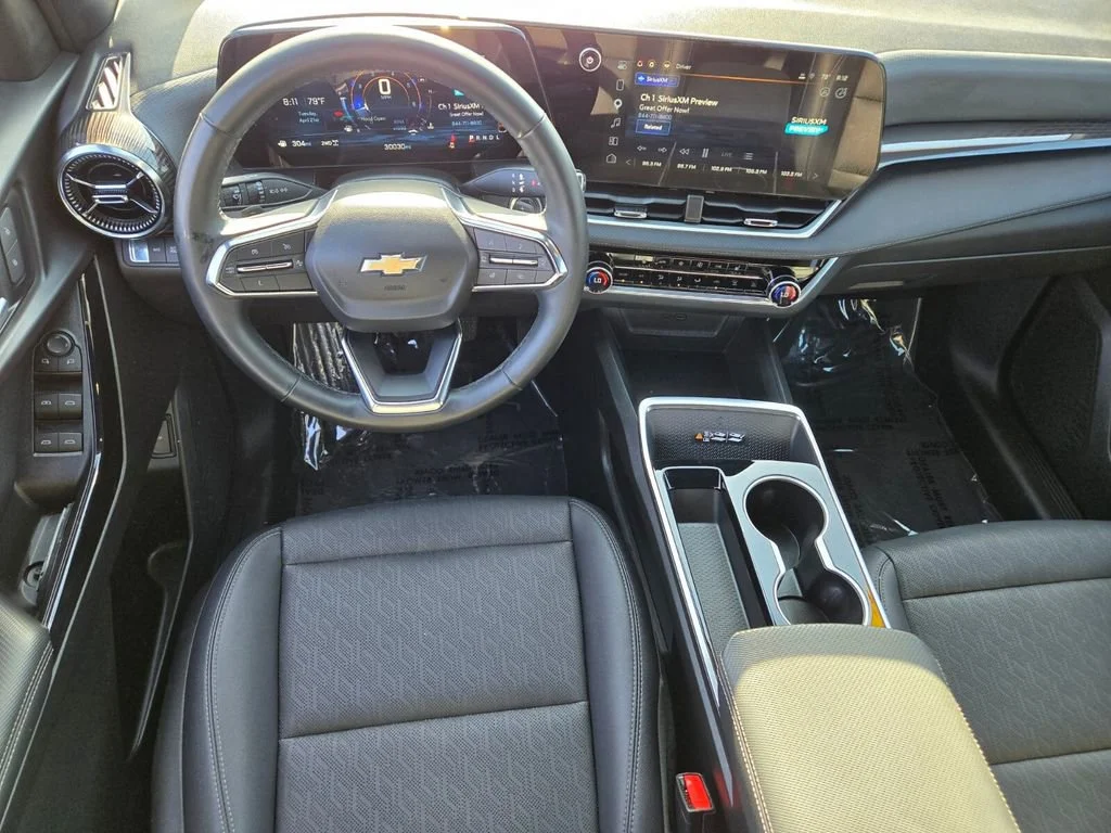 Used 2025 Mosaic Black Metallic Chevrolet LT image 12