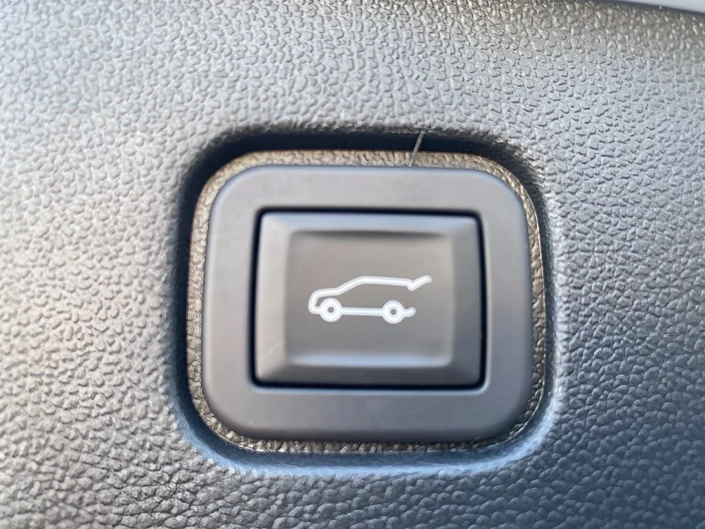 Used 2024 Summit White Chevrolet LT image 36
