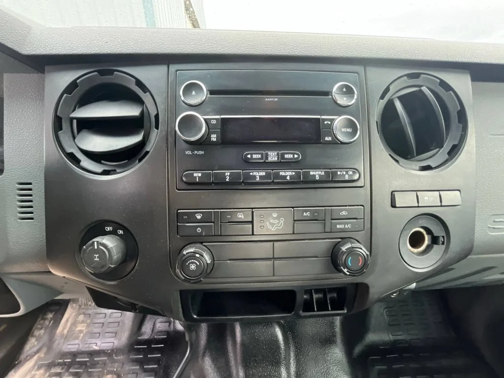 Used 2016 White Ford XL image 12