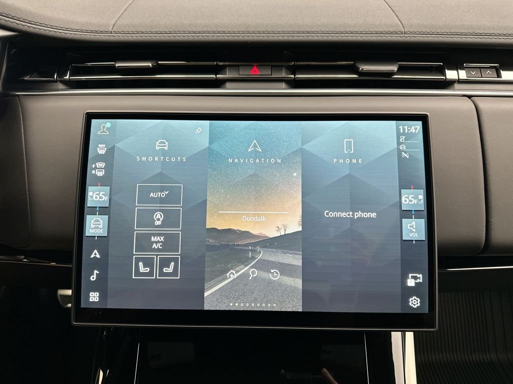 New 2026 Santorini Black Metallic Land Rover Dynamic SE image 13