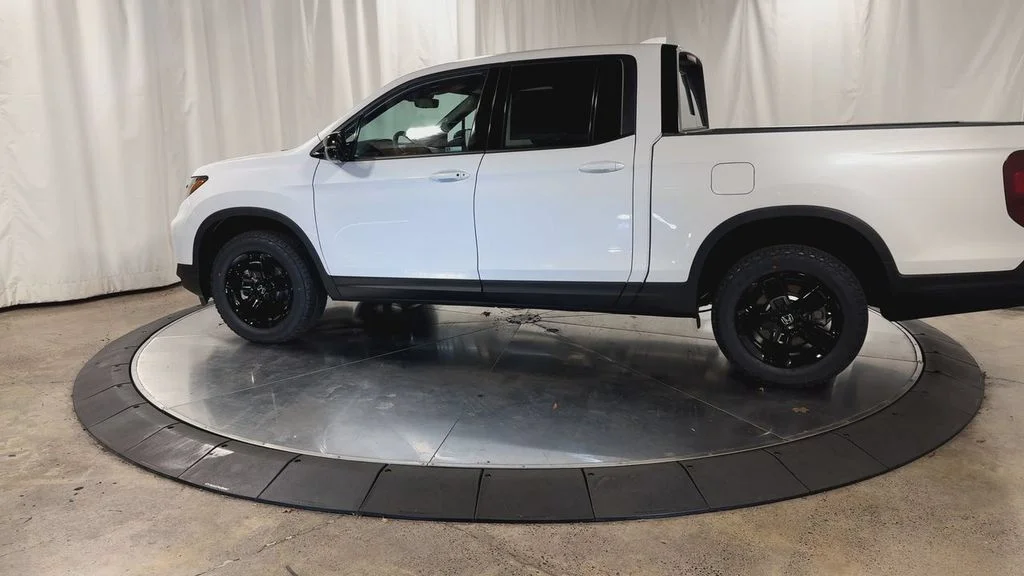 New 2026 Platinum White Pearl Honda Black Edition image 9