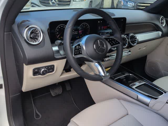 New 2026 Polar White Mercedes-Benz GLB 250 image 10