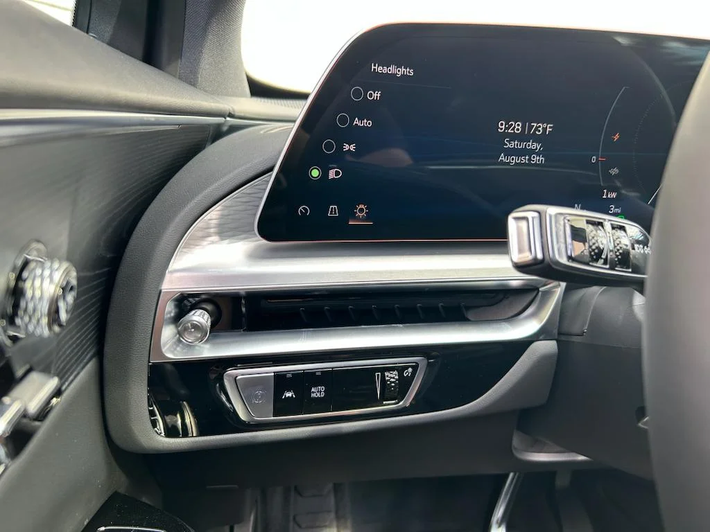 2025 Cadillac LYRIQ Luxury 2 - Photo 22
