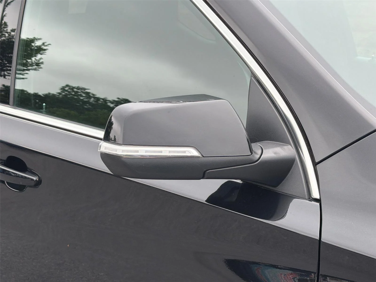 Used 2023 Mosaic Black Metallic Chevrolet LT Cloth image 29