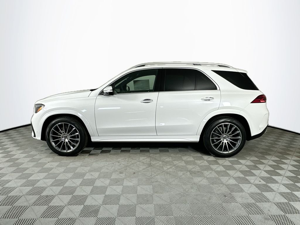 New 2026 MANUFAKTUR Moonlight White Metallic Mercedes-Benz GLE 450 image 4