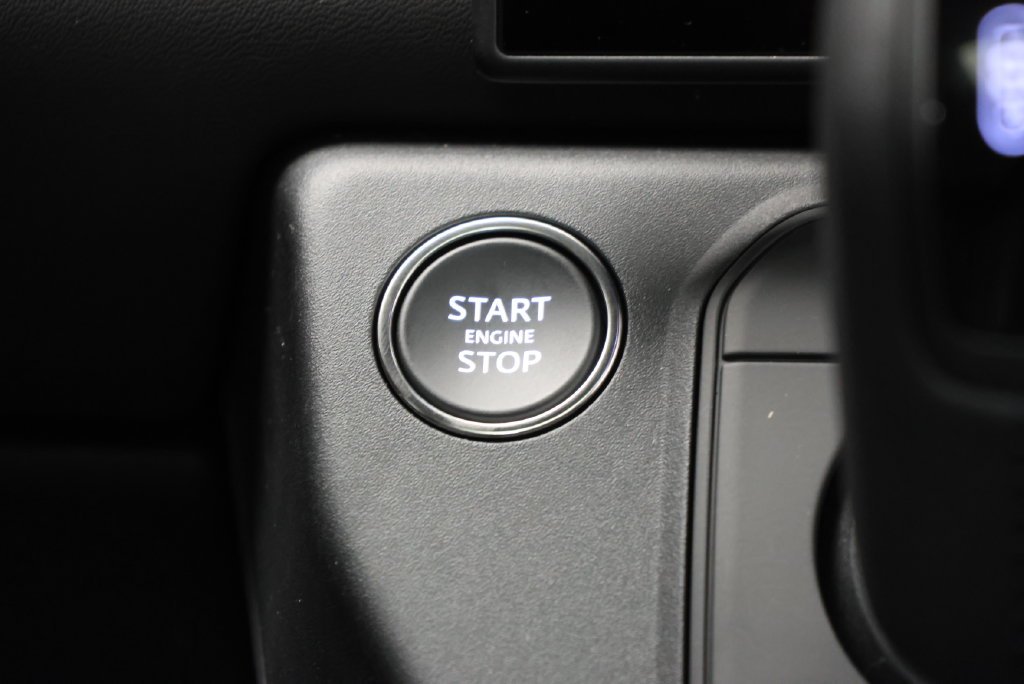 New 2026 Woolstone Green Land Rover X-Dynamic SE image 21